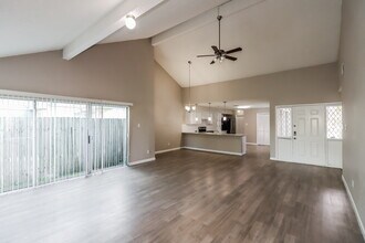 2714 Ashford Trail Dr in Houston, TX - Foto de edificio - Building Photo