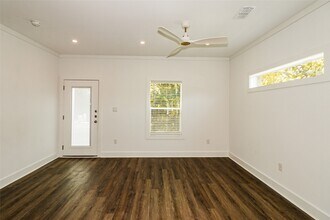 7321 Conley St in Houston, TX - Building Photo - Building Photo