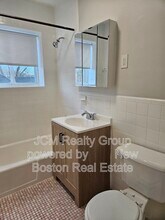 700 Cummins Hwy in Boston, MA - Foto de edificio - Building Photo