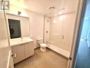 25 Holly St in Toronto, ON - Building Photo - Building Photo