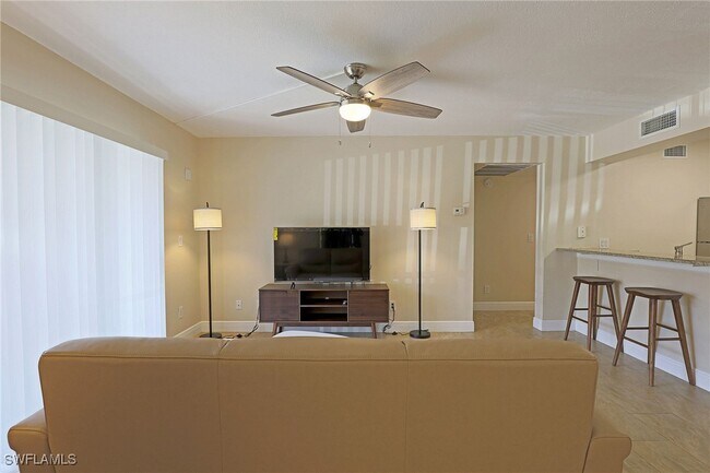 5327 Summerlin Rd in Ft. Myers, FL - Building Photo - Building Photo
