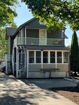617 Delles Rd, Unit C in Wheaton, IL - Building Photo