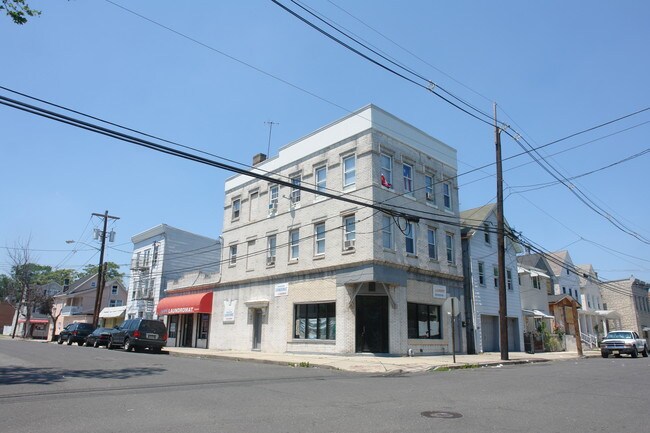 667 Charles St