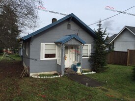 208 W Oak St in Mccleary, WA - Building Photo