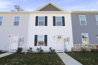 164 Night Star Ter in Kearneysville, WV - Foto de edificio - Building Photo