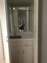 20880 Ventura Blvd in Los Angeles, CA - Foto de edificio - Building Photo