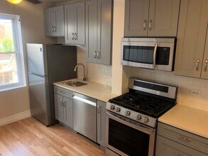 2837 N Sawyer Ave in Chicago, IL - Building Photo - Building Photo