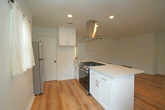 528 N Michigan Ave in Pasadena, CA - Building Photo - Building Photo