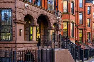 342 Lafayette Ave in Brooklyn, NY - Foto de edificio - Building Photo