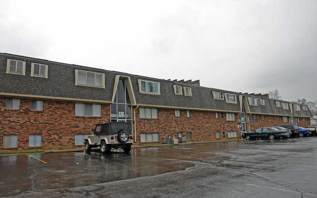 Greene Ridge Court Apartments in Xenia, OH - Building Photo - Building Photo