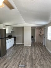 15418 Mesquite Trail in San Antonio, TX - Building Photo - Building Photo