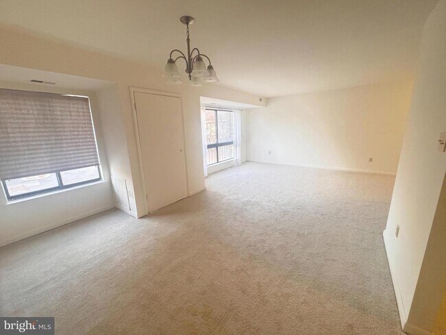 8865 Roll Right Ct in Columbia, MD - Building Photo - Building Photo