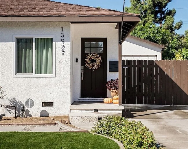 13927 Flatbush Ave in Norwalk, CA - Building Photo - Building Photo