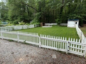 32 Mayflower Rd in Leicester, MA - Building Photo - Building Photo