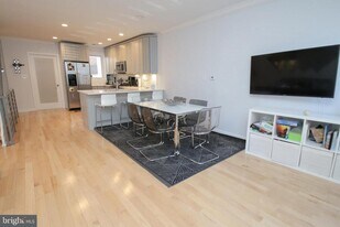 703 S 17th St in Philadelphia, PA - Building Photo