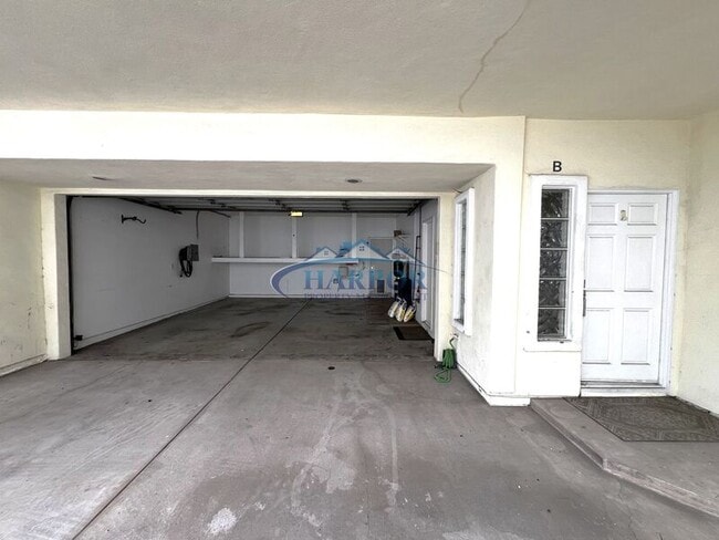 2405 Vanderbilt Ln in Redondo Beach, CA - Building Photo - Building Photo