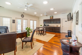 Abbey Lake in Thomasville, GA - Building Photo - Lobby