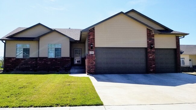 property at 2125 S Cranbrook St