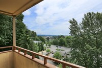 North Hill Apartments in Tukwila, WA - Building Photo - Building Photo