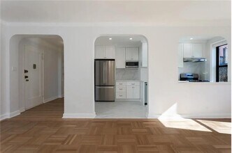 415 Ocean Pkwy in Brooklyn, NY - Building Photo - Building Photo