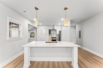 2128 Hosea L Williams Dr NE in Atlanta, GA - Building Photo - Building Photo