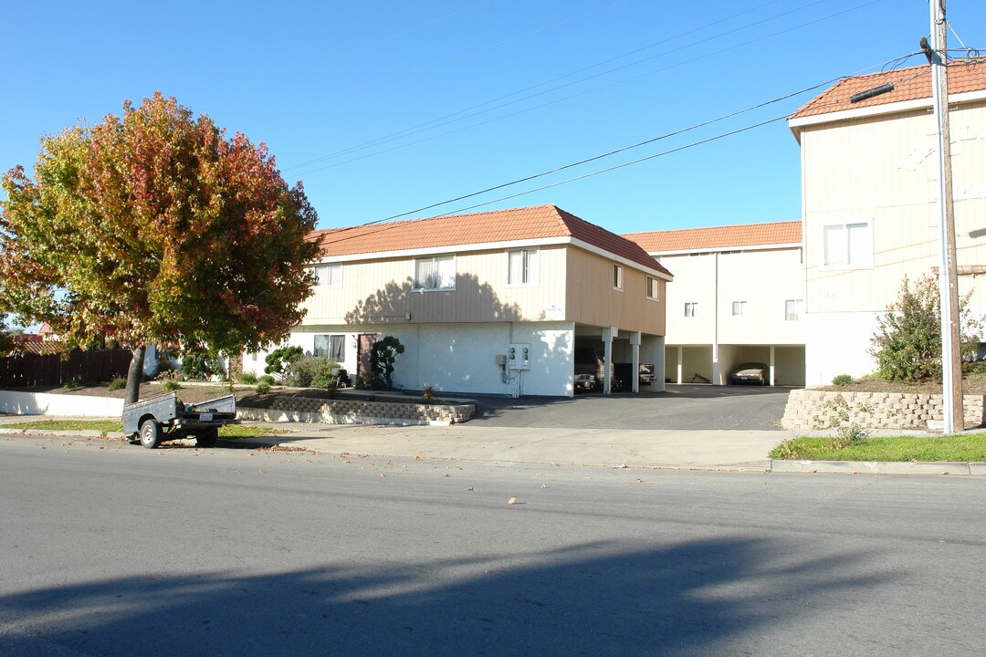 595 John St in Salinas, CA - Foto de edificio