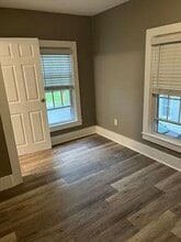 13 Ogden St, Unit Upstairs in Glens Falls, NY - Foto de edificio - Building Photo