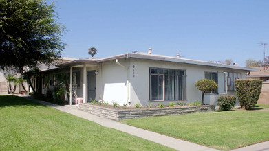 2119 W Ball Rd in Anaheim, CA - Building Photo - Building Photo