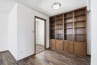 120 N Hazel St in Grove, OK - Building Photo - Building Photo