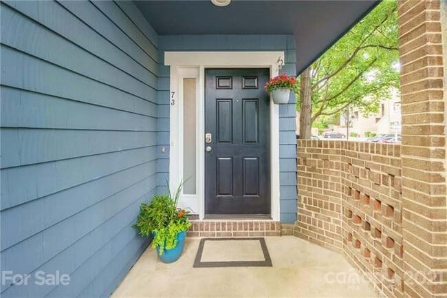423 W 8th St, Unit 73 in Charlotte, NC - Foto de edificio - Building Photo