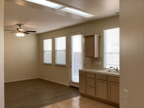 15 W Brittany Ln in Clovis, CA - Building Photo - Building Photo