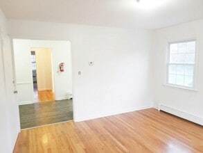 17 Old Allamuchy Rd, Unit 2 in Hackettstown, NJ - Building Photo - Building Photo