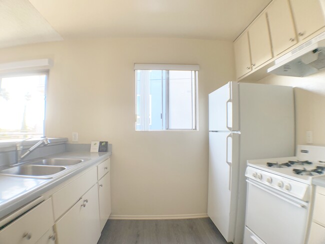 12602 Venice Blvd. in Los Angeles, CA - Building Photo - Building Photo