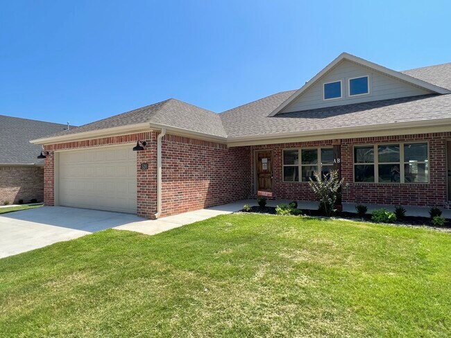 Bradford Drive Duplexes in Tontitown, AR - Building Photo - Building Photo