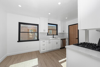 2625 Chariton St in Los Angeles, CA - Building Photo - Interior Photo