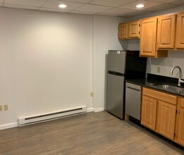 61 Park Dr, Unit A in Boston, MA - Building Photo - Building Photo
