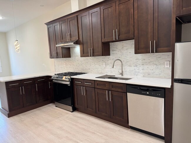 527 Union Ave in Belleville, NJ - Foto de edificio - Building Photo