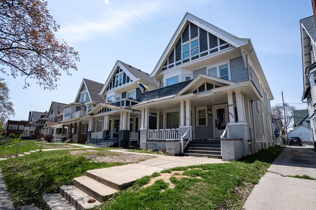 property at 2941 N Maryland Ave