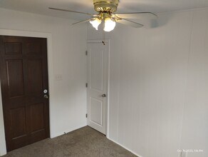 2015 N 3rd St in St. Charles, MO - Foto de edificio - Building Photo