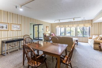 Town Square Senior Apartments - 62 and over in Blue Ash, OH - Building Photo - Interior Photo