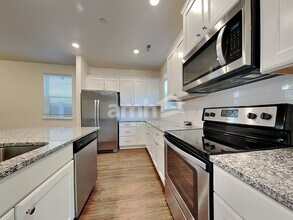 13918 106th Ave E in South Hill, WA - Foto de edificio - Building Photo