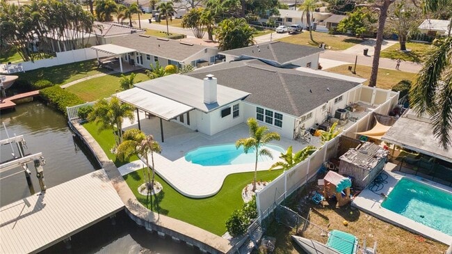 4543 Carson St NE in St. Petersburg, FL - Building Photo - Building Photo