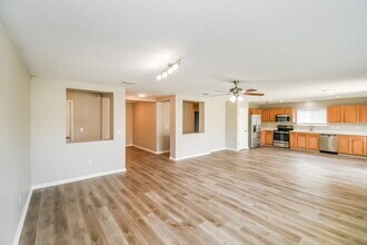 7157 Beekman Lake Dr in Jacksonville, FL - Building Photo - Building Photo