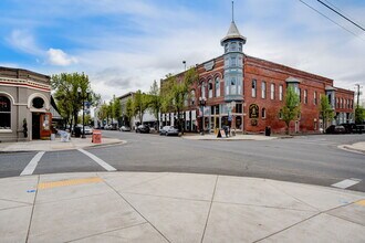 Legacy Oaks Apartments in Independence, OR - Building Photo - Building Photo