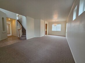 3220 Clearview Ct in Modesto, CA - Building Photo - Building Photo