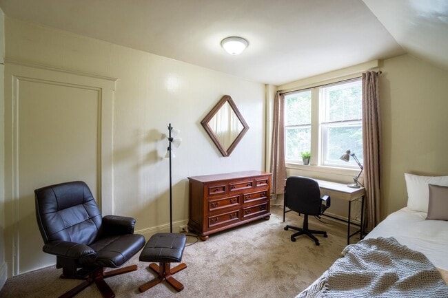 property at 113 Comstock Pl