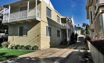 1825 Clinton Ave in Alameda, CA - Building Photo