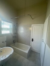 300 N Bordon St in Lorena, TX - Building Photo - Building Photo