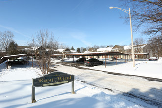 Eastwind Apartments in East Lansing, MI - Foto de edificio - Building Photo