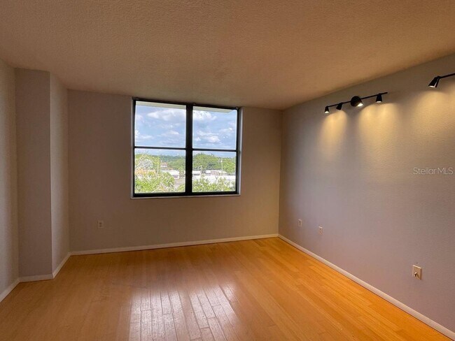 701 S Madison Ave-Unit -508 in Clearwater, FL - Building Photo - Building Photo